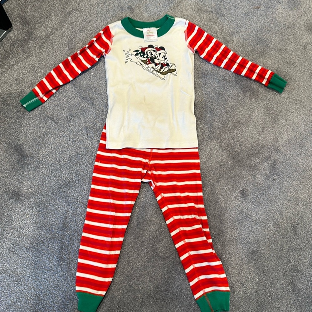 Disney by Hanna Andersson size 100cm/4 Christmas pajama set